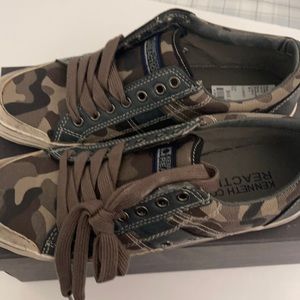 Kenneth Cole casual shoes, with camo print